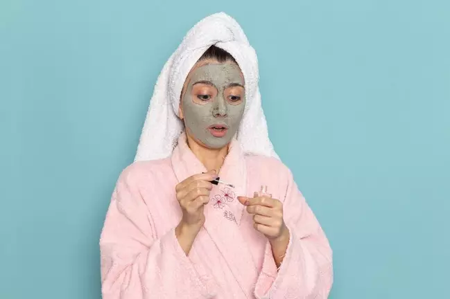 Cara meratakan warna kulit wajah menggunakan skincare Berbagai sumber Cara meratakan warna kulit wajah menggunakan skincare Berbagai sumber