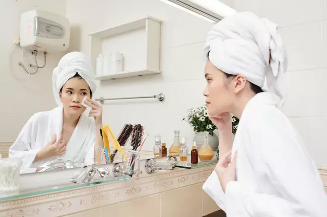 Cara meratakan warna kulit wajah menggunakan skincare Berbagai sumber Cara meratakan warna kulit wajah menggunakan skincare Berbagai sumber