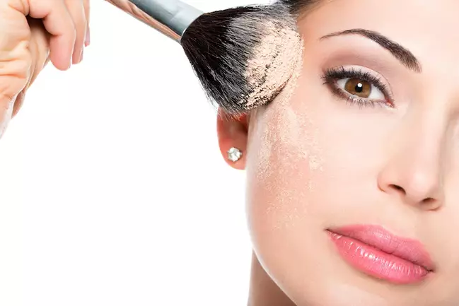 Step daily makeup ala Sandrinna Michelle  Berbagai sumber