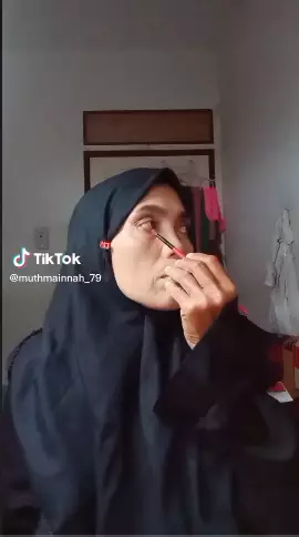 transformasi makeup ala karakter Wednesday Addams Berbagai sumber transformasi makeup ala karakter Wednesday Addams Berbagai sumber