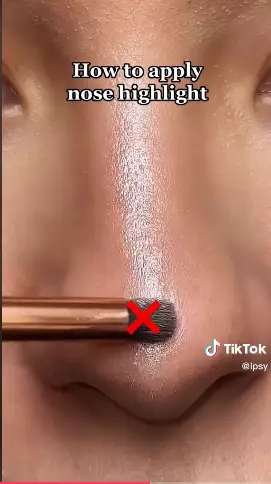 Trik gunakan highlighter pada hidung Berbagai sumber Trik gunakan highlighter pada hidung Berbagai sumber