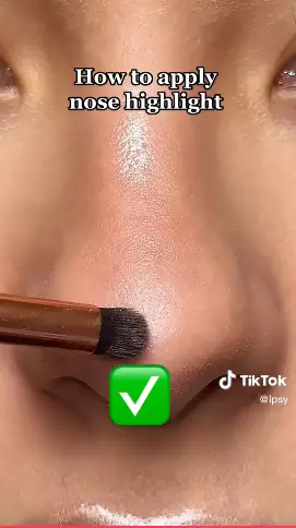 Trik gunakan highlighter pada hidung Berbagai sumber Trik gunakan highlighter pada hidung Berbagai sumber