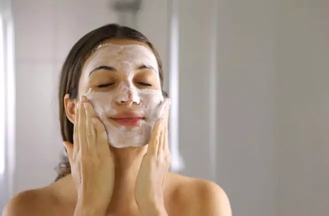 Skincare kulit sensitif ala Karina Nadila Berbagai sumber Skincare kulit sensitif ala Karina Nadila Berbagai sumber
