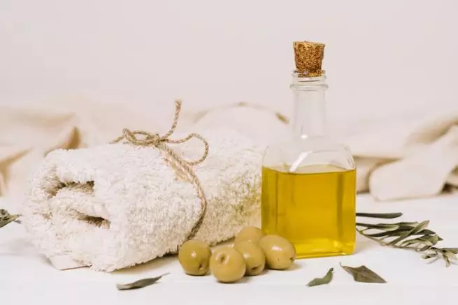 Bahan dapur bisa jadi pengganti makeup remover freepik.com Bahan dapur bisa jadi pengganti makeup remover freepik.com