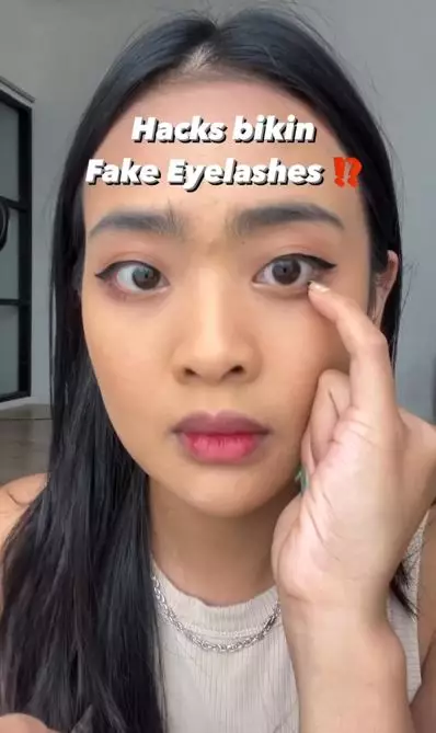 Beauty hack membuat fake eyelashes pakai kuku Instagram