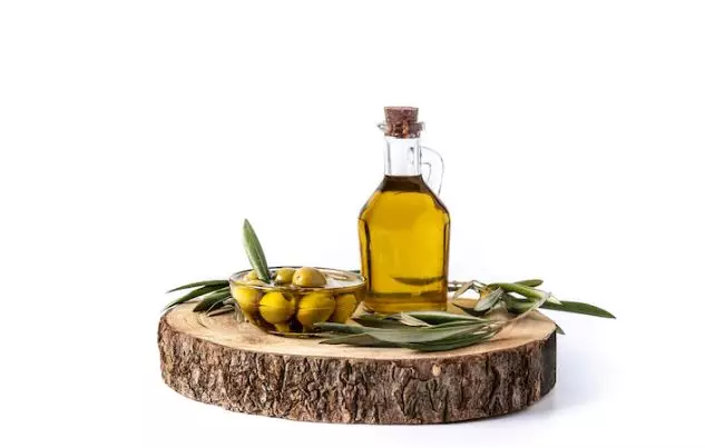 Cara mencairkan maskara kering dan menggumpal freepik.com