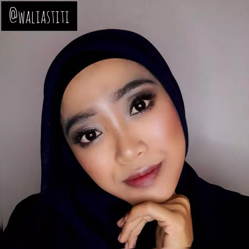 trik membuat look makeup gothic Berbagai sumber