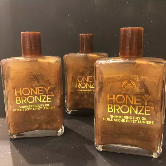 Rekomendasi shimmer body oil Berbagai sumber Rekomendasi shimmer body oil Berbagai sumber