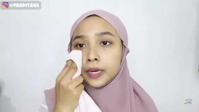 Trik menghilangkan komedo pada wajah pakai bubuk kopi Berbagai sumber