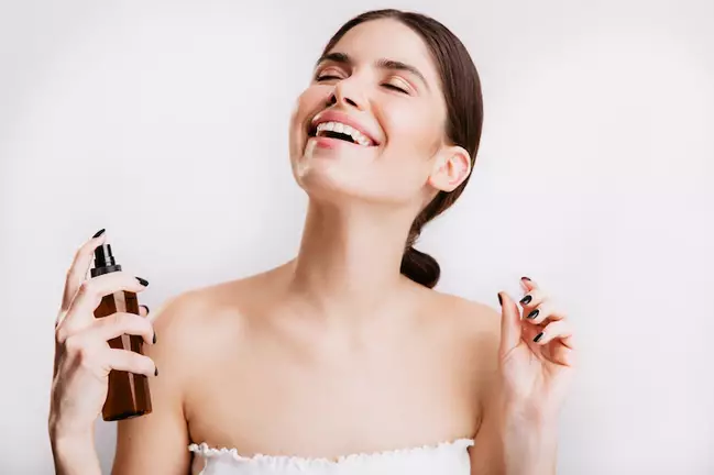 trik touch up makeup ala Adinia Wirasti Berbagai sumber