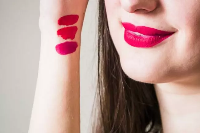 Trik bikin bibir tampak tebal pakai lip liner freepik.com