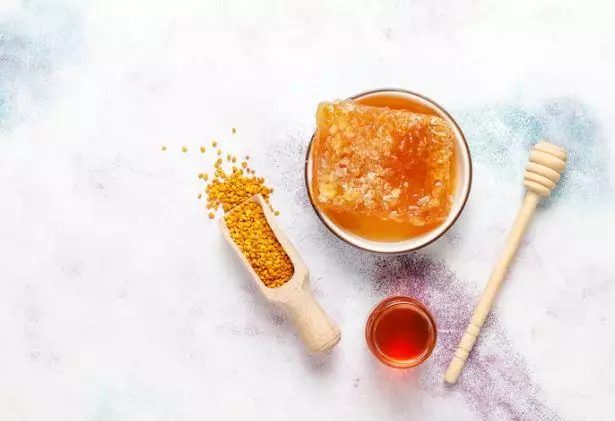 Cara eksfoliasi bibir pakai gula pasir freepik.com