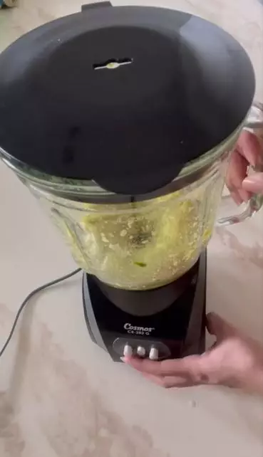 Tips membuat masker rambut pakai alpukat TikTok Tips membuat masker rambut pakai alpukat TikTok