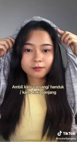 trik membuat rambut bergelombang tanpa catokan  Berbagai sumber