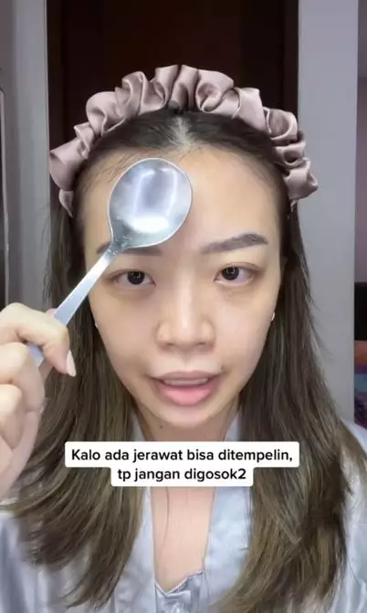 Cara mengatasi mata sembab hanya pakai 1 alat TikTok Cara mengatasi mata sembab hanya pakai 1 alat TikTok