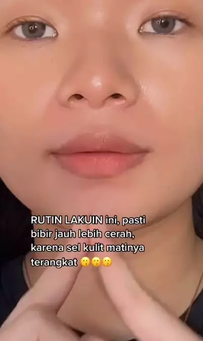 Cara membuat lip mask ala Korea cuma pakai 2 jenis buah TikTok Cara membuat lip mask ala Korea cuma pakai 2 jenis buah TikTok
