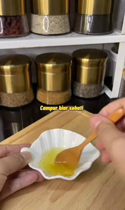 Cara hilangkan daki menghitam pada leher pakai 2 bahan dapur TikTok Cara hilangkan daki menghitam pada leher pakai 2 bahan dapur TikTok