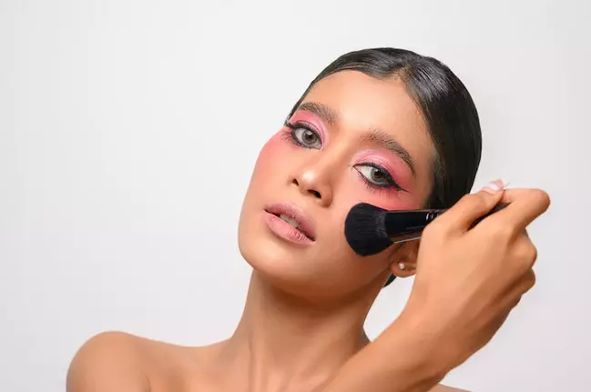 step daily makeup ala Aurel Hermansyah Berbagai sumber step daily makeup ala Aurel Hermansyah Berbagai sumber