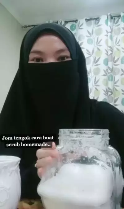 DIY membuat scrub wajah hanya pakai 2 bahan dapur TikTok