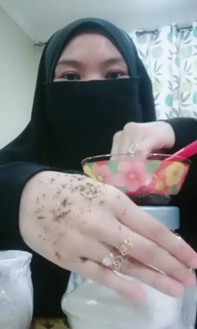 DIY membuat scrub wajah hanya pakai 2 bahan dapur TikTok