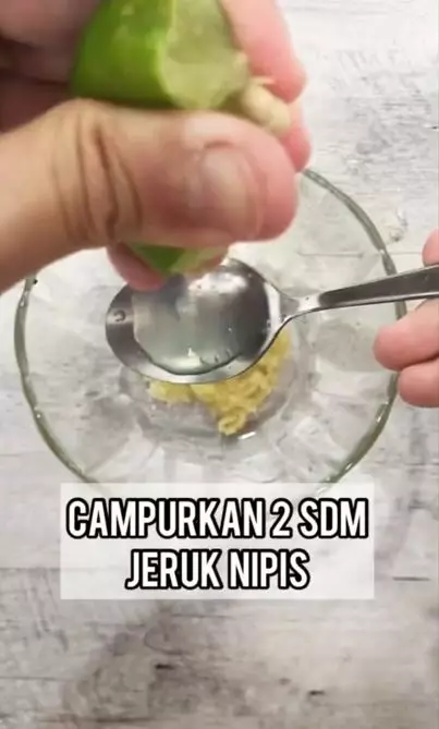 Cara menghilangkan kutu rambut pakai 2 bahan alami TikTok Cara menghilangkan kutu rambut pakai 2 bahan alami TikTok