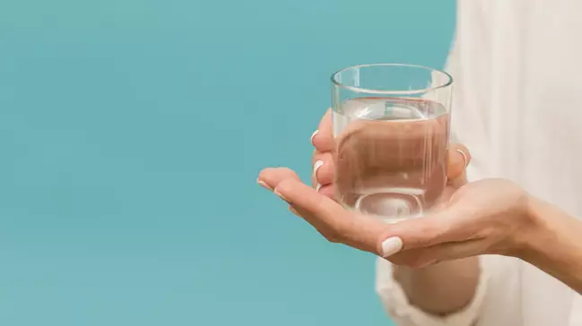 intip 5 rahasia wajah awet muda ala Cut Tari Berbagai sumber