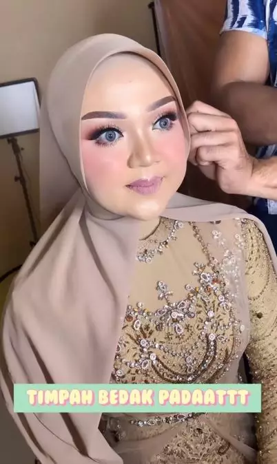 Tips touch up lipstik merah jadi nude ala MUA Instagram Tips touch up lipstik merah jadi nude ala MUA Instagram
