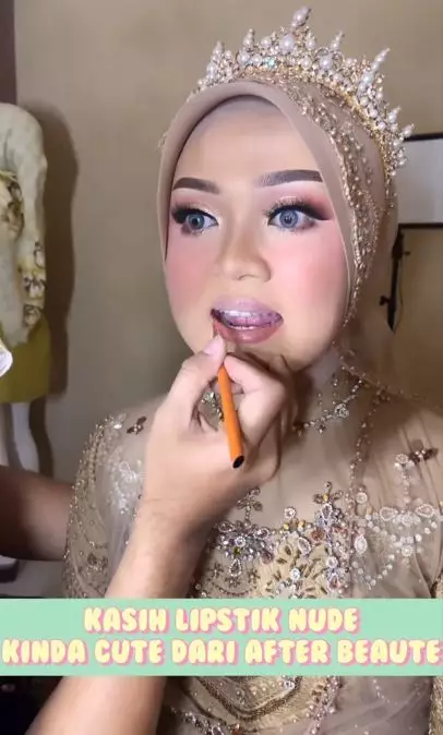 Tips touch up lipstik merah jadi nude ala MUA Instagram Tips touch up lipstik merah jadi nude ala MUA Instagram