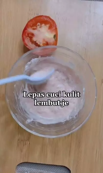 Cara membuat lulur untuk atasi kulit kering dan kusam pakai 2 bahan dapur Berbagai sumber Cara membuat lulur untuk atasi kulit kering dan kusam pakai 2 bahan dapur Berbagai sumber
