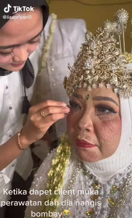 Makeup pengantin Sunda ini rusak © 2022 TikTok