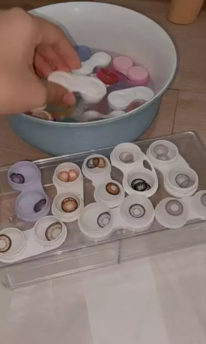 Cara membersihkan softlens agar tak bikin mata iritasi Berbagai sumber Cara membersihkan softlens agar tak bikin mata iritasi Berbagai sumber