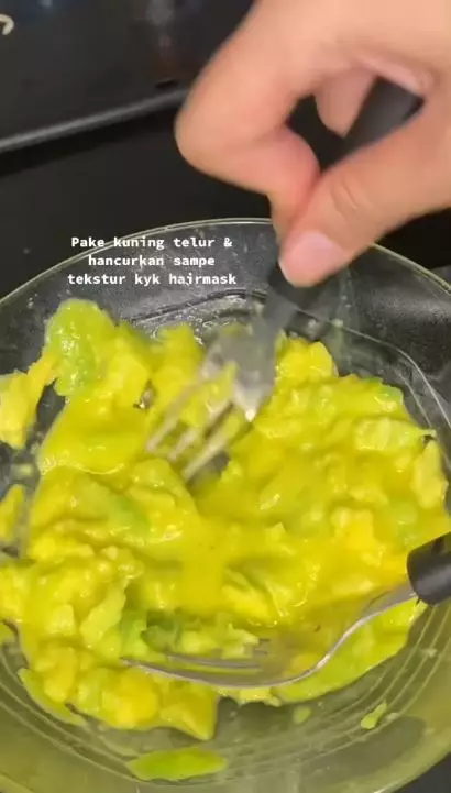 Trik atasi rambut kasar dan bercabang pakai 2 bahan alami Berbagai sumber