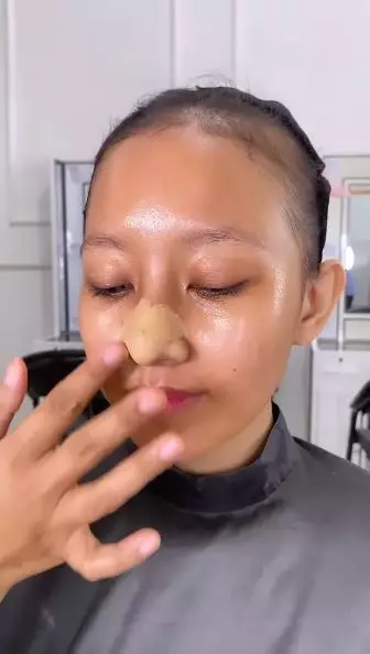 trik mudah tutupi tahi lalat di wajah berbagai sumber