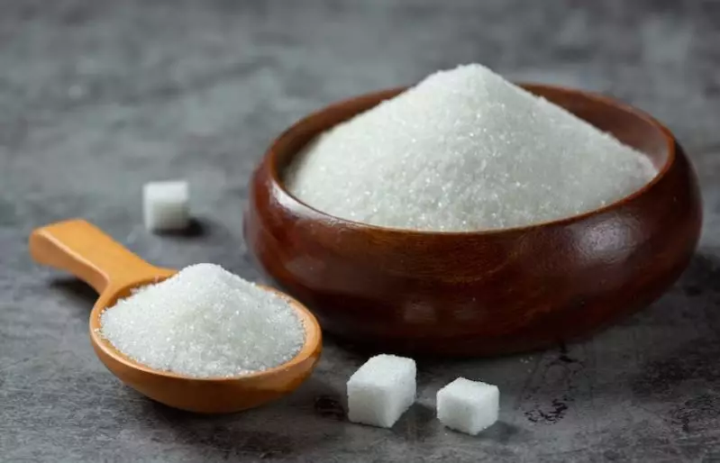 Trik keramas pakai 1 bahan dapur yang bikin rambut jadi halus dan tebal Berbagai sumber