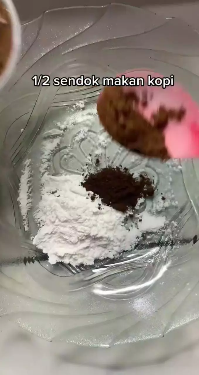 atasi beruntusan dan jerawat pakai masker 3 bahan dapur bikin wajah lembut © 2023 brilio.net atasi beruntusan dan jerawat pakai masker 3 bahan dapur bikin wajah lembut © 2023 brilio.net