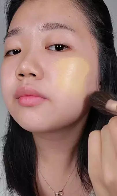 Trik atasi foundation terlalu kuning hanya pakai 1 alat Berbagai sumber Trik atasi foundation terlalu kuning hanya pakai 1 alat Berbagai sumber