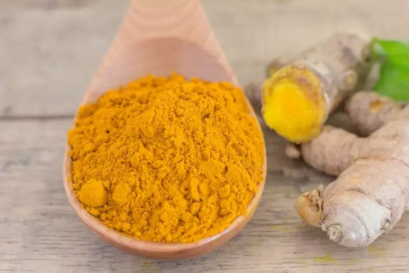 Trik cerahkan pinggiran gelap pada bibir pakai lip scrub dari 5 bahan dapur Berbagai sumber