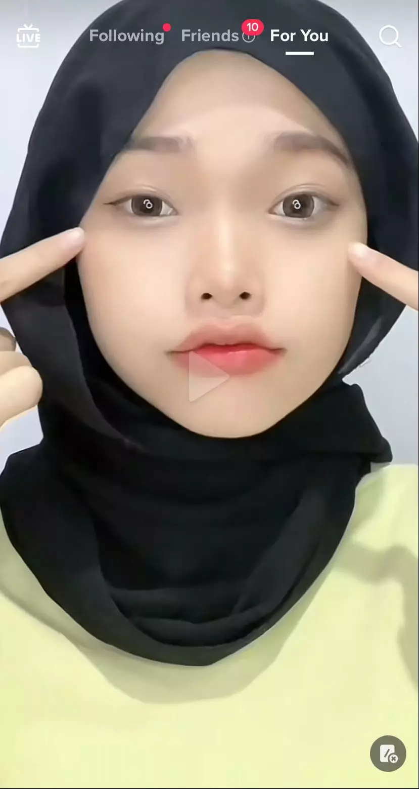 eyeliner rapi dalam hitungan detik © 2023 berbagai sumber eyeliner rapi dalam hitungan detik © 2023 berbagai sumber