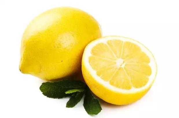 Trik atasi bibir gelap agar kembali cerah dan lembut pakai 1 jenis buah Berbagai sumber Trik atasi bibir gelap agar kembali cerah dan lembut pakai 1 jenis buah Berbagai sumber