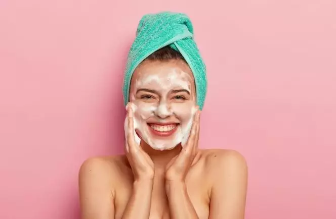 Skincare rutin ala Inneke Koesherawati agar glowing dan awet muda Berbagai sumber Skincare rutin ala Inneke Koesherawati agar glowing dan awet muda Berbagai sumber