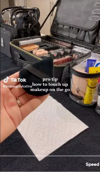 Trik atasi bedak tabur tumpah saat traveling berbagai sumber Trik atasi bedak tabur tumpah saat traveling berbagai sumber