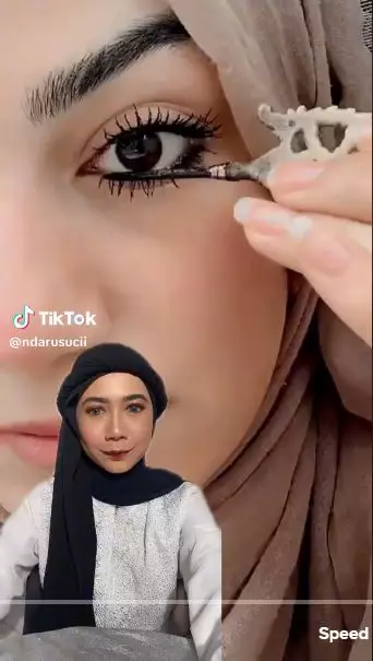 cara aplikasikan celak pada mata agar tak sakit dan berantakan berbagai sumber