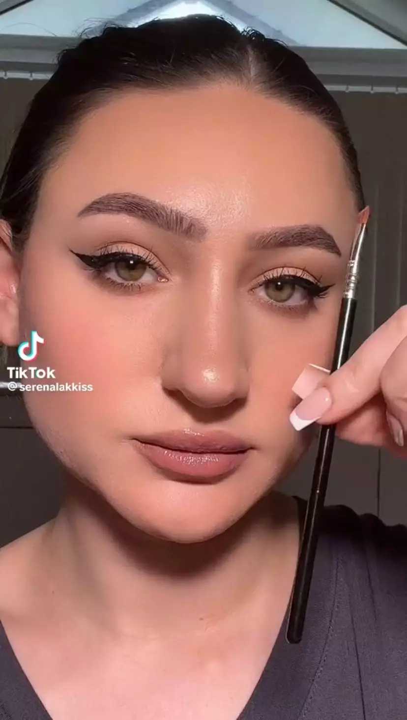 Trik riasan wajah berdimensi Istimewa