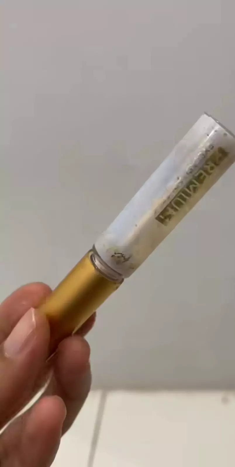 trik atasi lem bulu mata menggumpal hanya dengan 1 alat sederhana © 2023 brilio.net trik atasi lem bulu mata menggumpal hanya dengan 1 alat sederhana © 2023 brilio.net