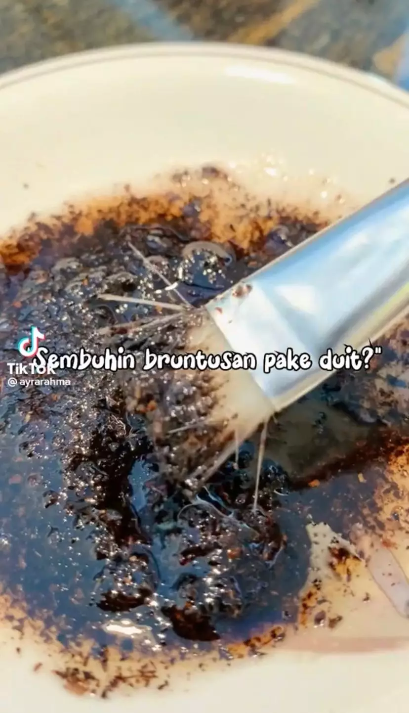 Trik bikin masker untuk atasi beruntusan pada wajah © 2023 brilio.net Trik bikin masker untuk atasi beruntusan pada wajah © 2023 brilio.net