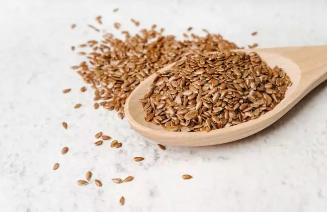 Trik tumbuhkan rambut yang mudah rontok pakai serum dari 1 jenis biji Berbagai sumber