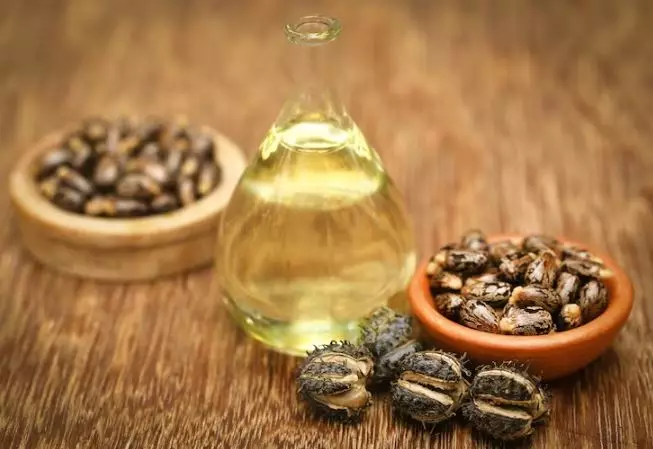 Trik mencegah rambut rontok pakai 3 jenis minyak Berbagai sumber