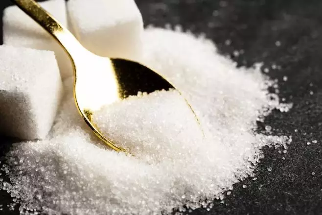 Trik cerahkan bibir pakai scrub dari 2 bahan pemanis Berbagai sumber