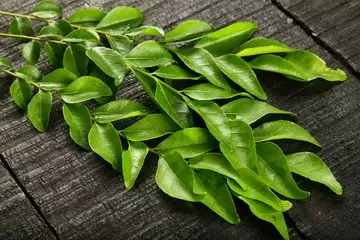 menunda tumbuhnya uban © Instagram