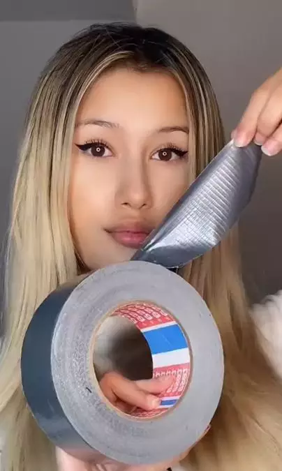 Bikin alis rapi bagi pemula pakai 1 jenis produk perekat TikTok Bikin alis rapi bagi pemula pakai 1 jenis produk perekat TikTok